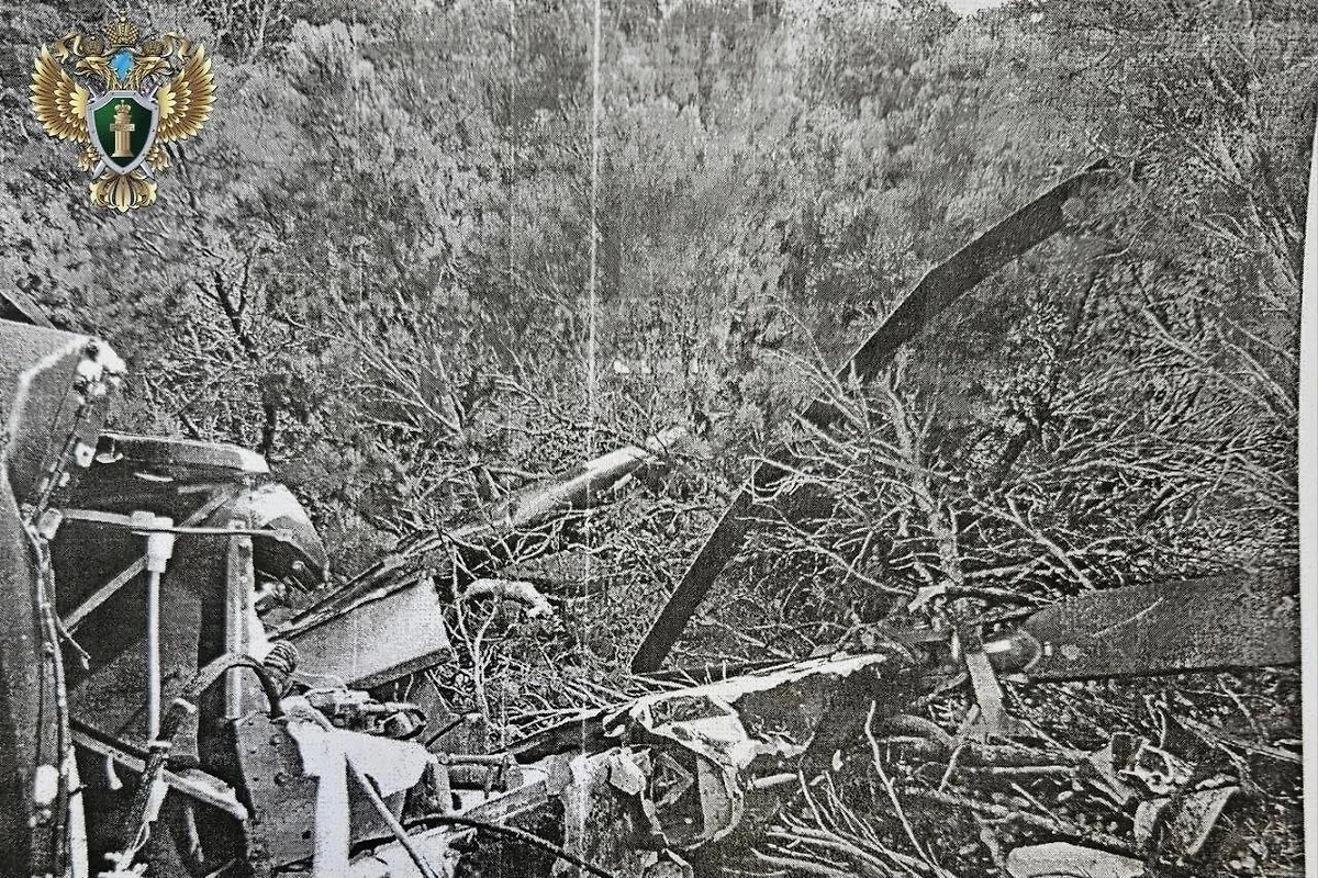 Обломки вертолёта, разбившегося на Сахалине. Фото © Дальневосточная транспортная прокуратура