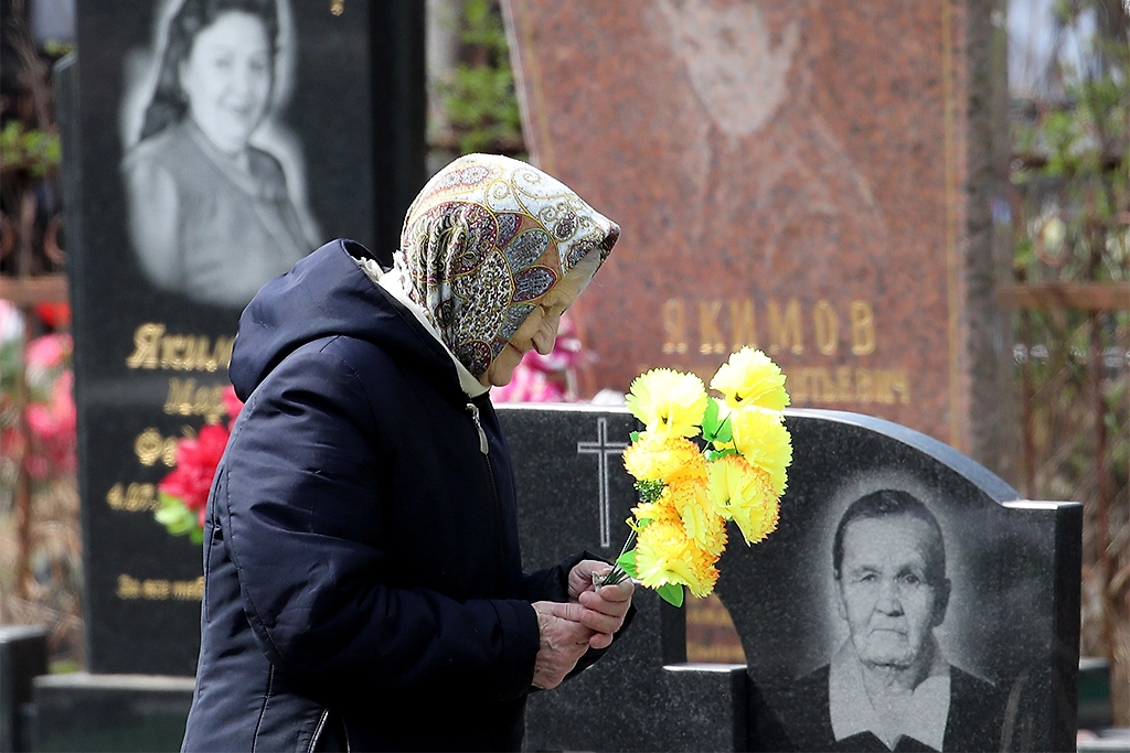 Радоница в 2026 году: какого числа православный праздник поминовения усопших. Фото © ТАСС / TATYANA ZENKOVICH / ЕРА 