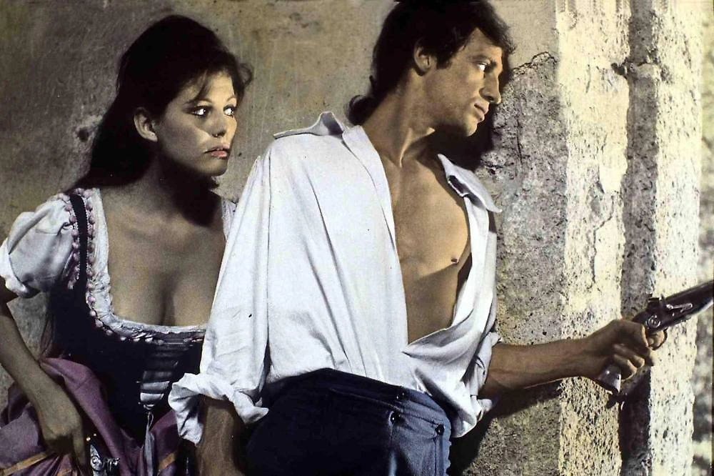 Бельмондо выполнял трюки сам: настоящая смелость вместо актёрской игры. Фото © ТАСС / IMAGO / imago stock&people