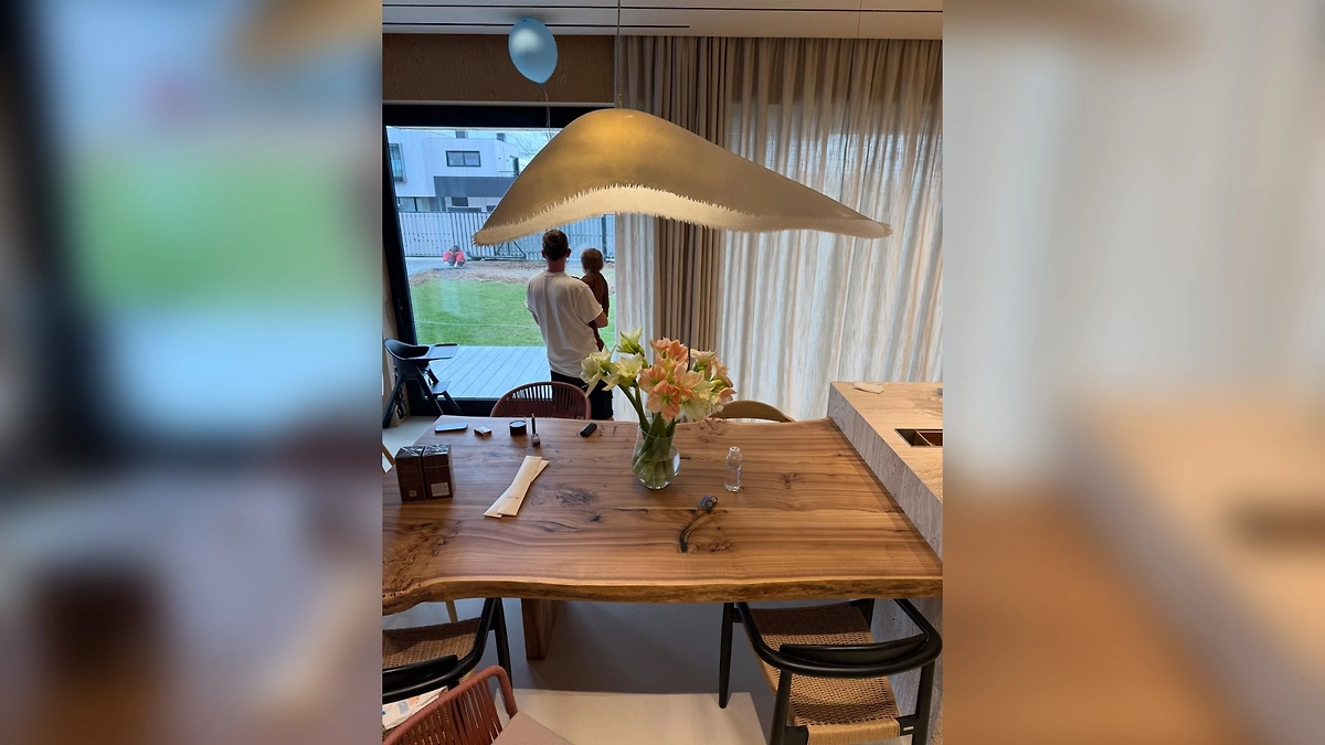 Александр Петров и его супруга Виктория отпраздновали первый день рождения сына. Фото © Instagram (признан экстремистской организацией и запрещён на территории Российской Федерации) / viktoriyaantonova_