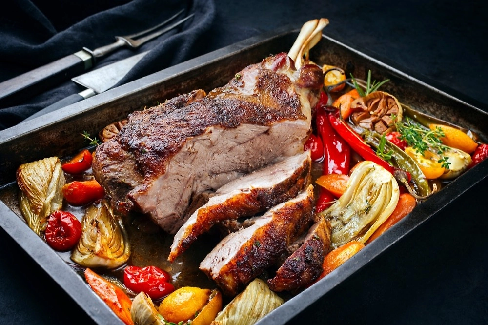 Как вкусно запечь баранину. Фото © Shutterstock / FOTODOM / hlphoto