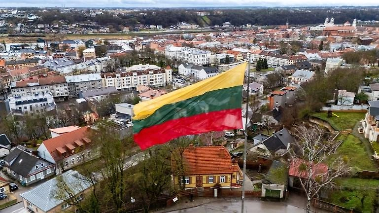 Обложка © Shutterstock / FOTODOM / Algimantas Barzdzius