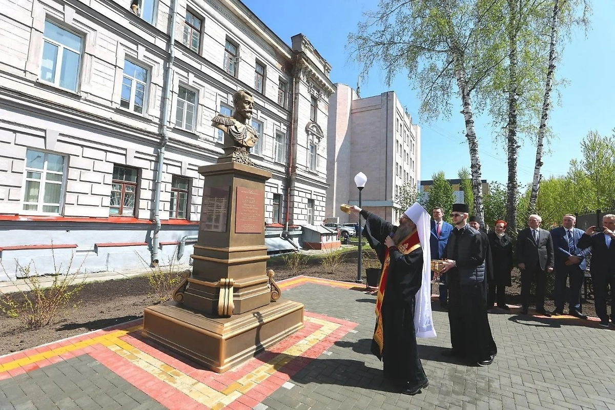 Бюст Николая II в Томске. Обложка © Telegram / Владимир Мазур