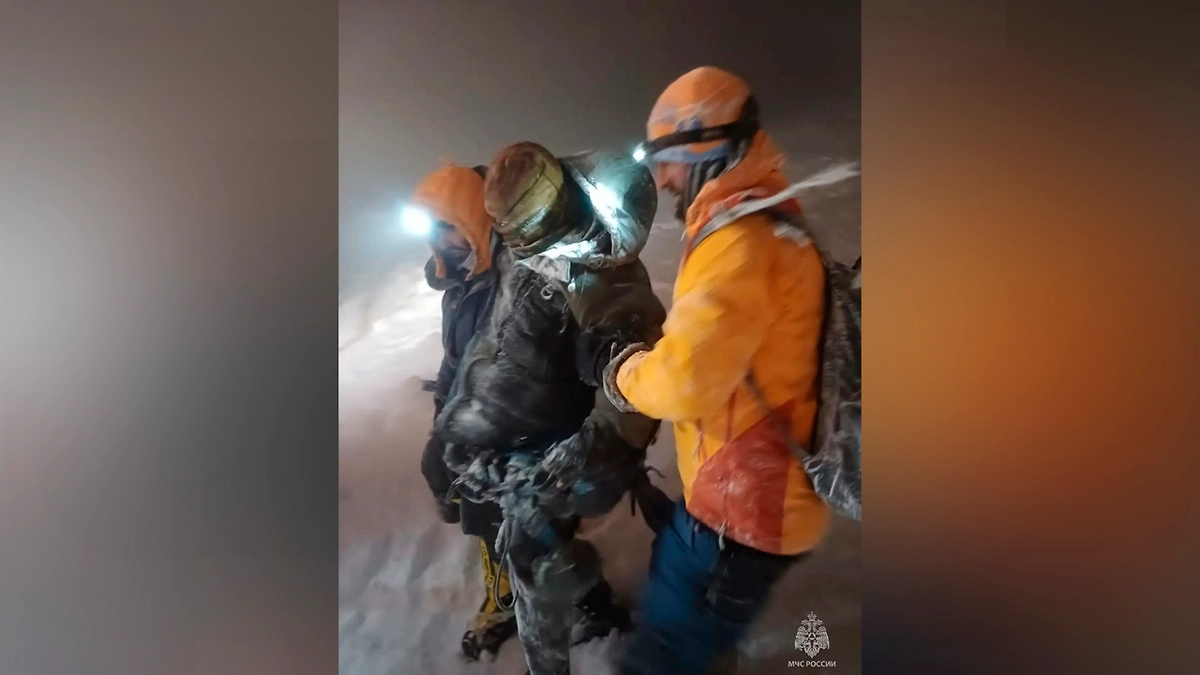 Пропавшие на Эльбрусе туристы найдены живыми. Фото © MAX / МЧС Кабардино-Балкарии