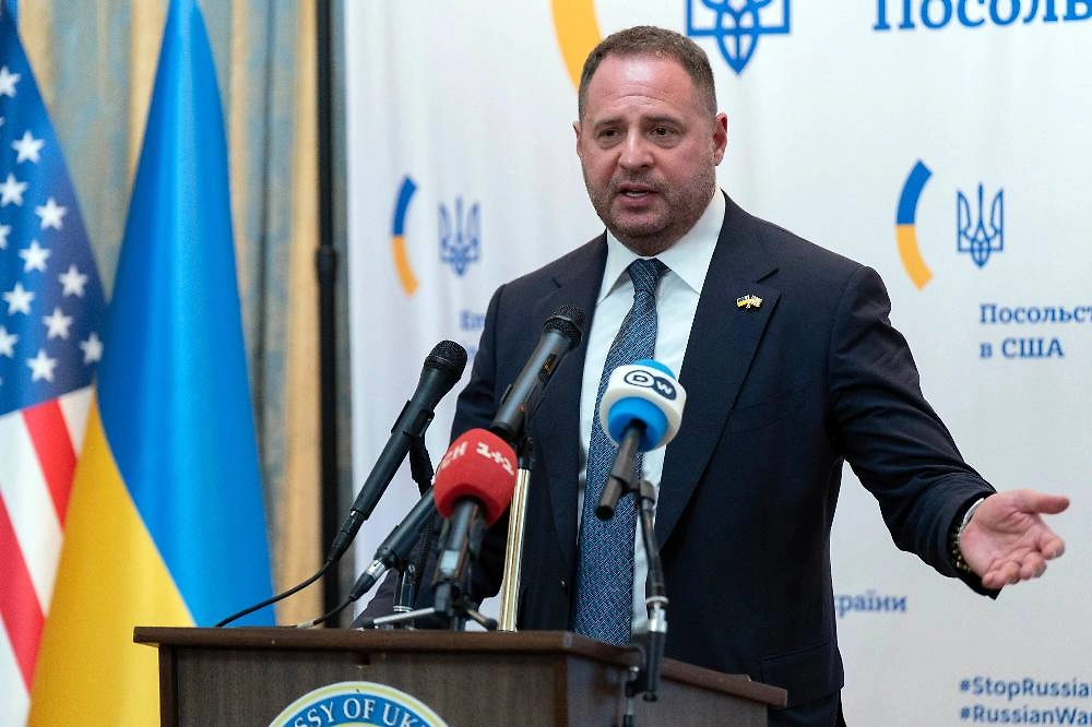 Андрей Ермак в должности главы Офиса президента Украины регулярно представлял государство на международных переговорах. Фото © ТАСС / AP / Jose Luis Magana