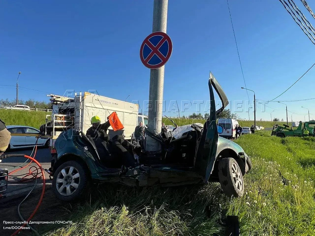 Один человек погиб в ДТП на севере Москвы. Фото © Telegram / ЧСтные новости Москвы