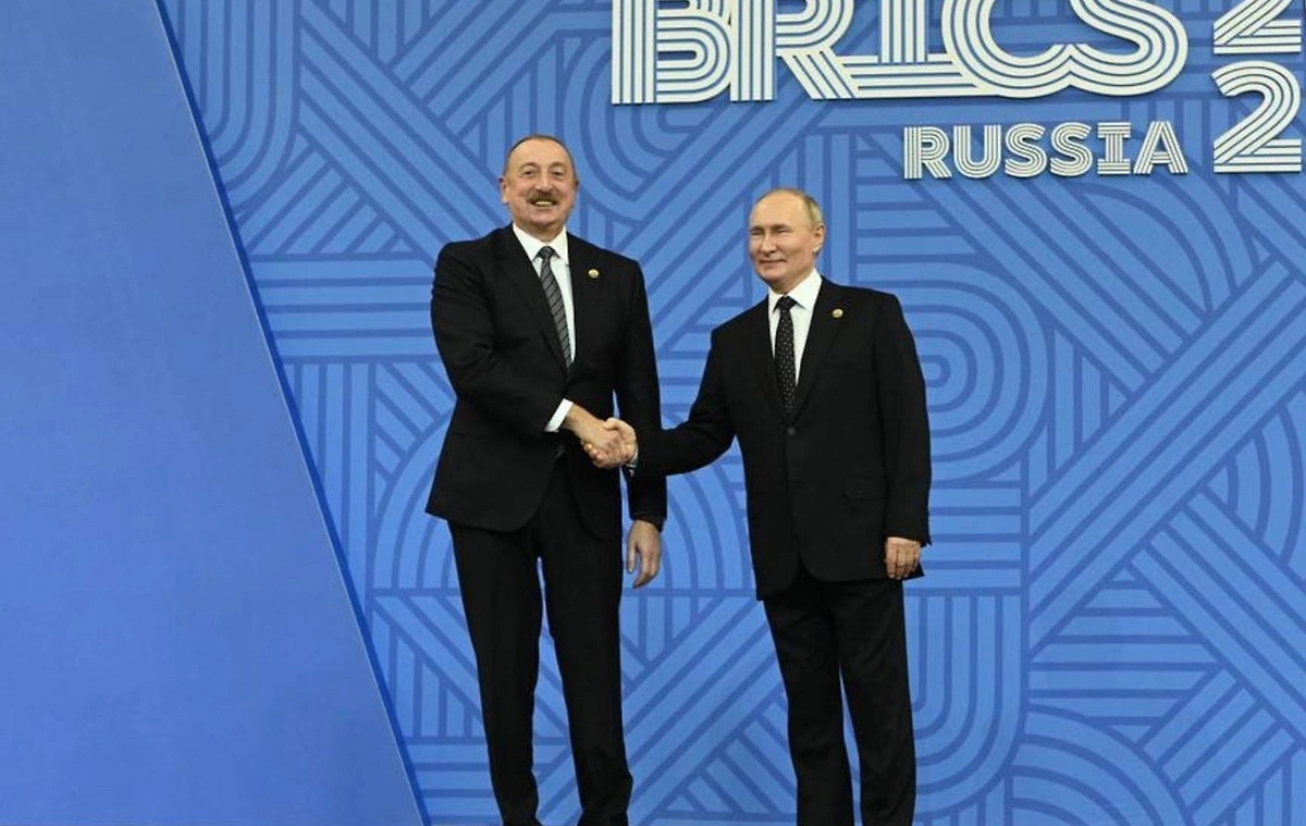 Ильхам Алиев и Владимир Путин. Обложка © Life.ru