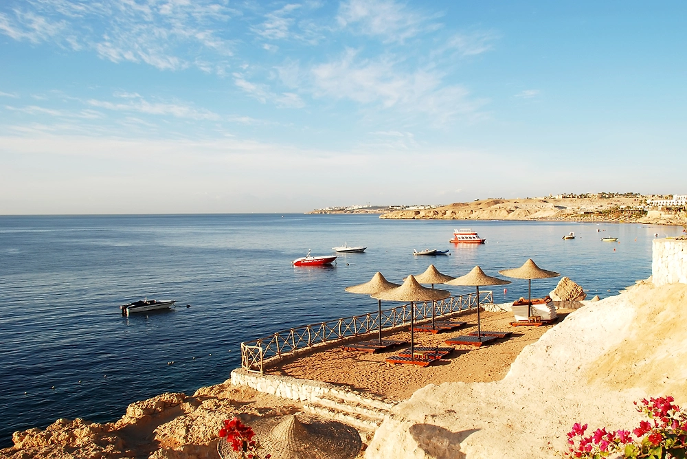В Египет и ОАЭ в июне лучше не ехать из-за жары. Фото © Shutterstock / FOTODOM / Sophy Ru