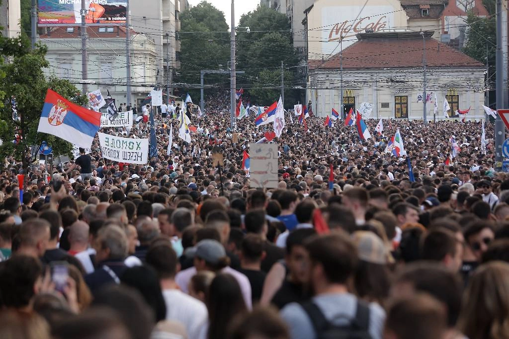 В Белграде в мае 2026 года проходят акции оппозиции. Фото © ТАСС / EPA / ANDREJ CUKIC