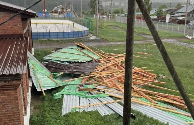 Последствия стихии в Свердловской области. Фото © 66.mchs.gov.ru