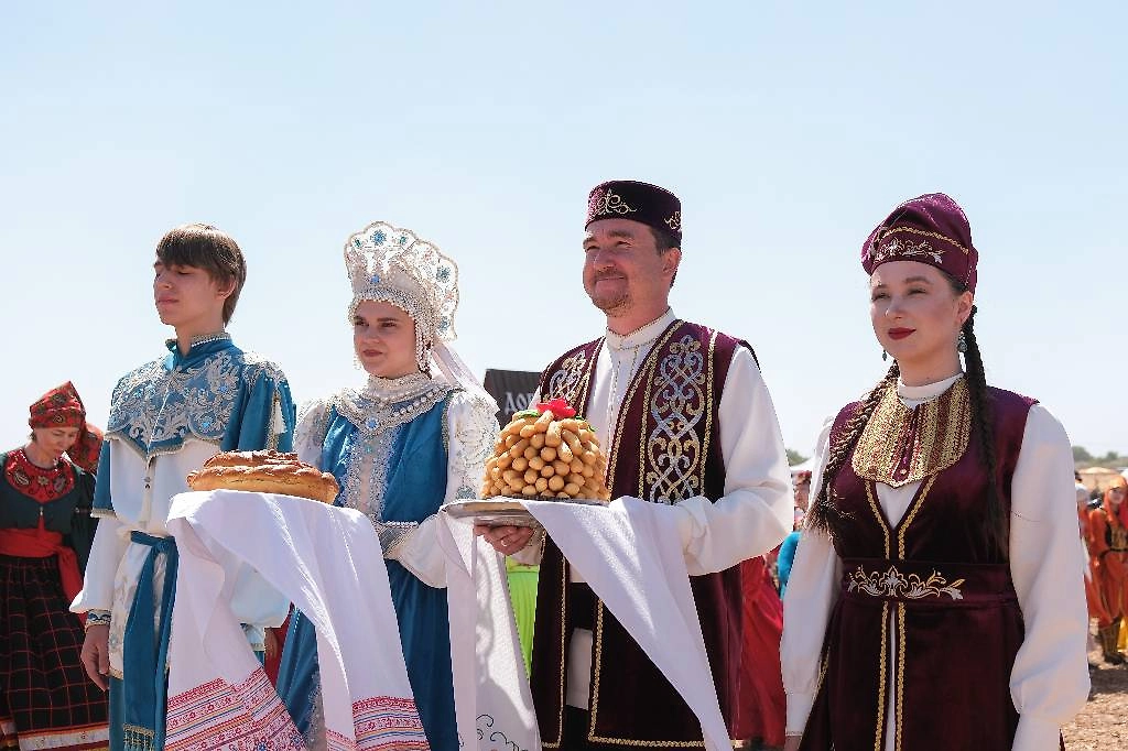 Традиции Сабантуя: от угощений до борьбы. Фото © ТАСС / Дмитрий Дадонкин