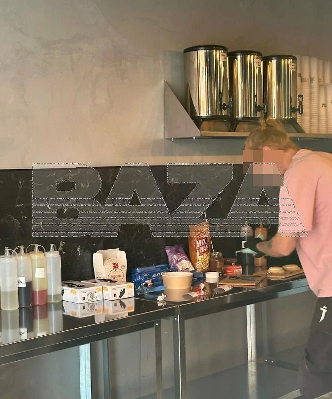 Бариста угощал кофе школьниц и домогался их. Фото © Telegram/ Baza