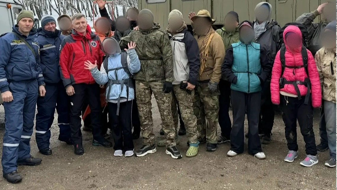 В Крыму спасатели два часа искали 17 туристов с детьми на плато Ай-Петри. Фото © VK / ГКУ РК «Крым-Спас»