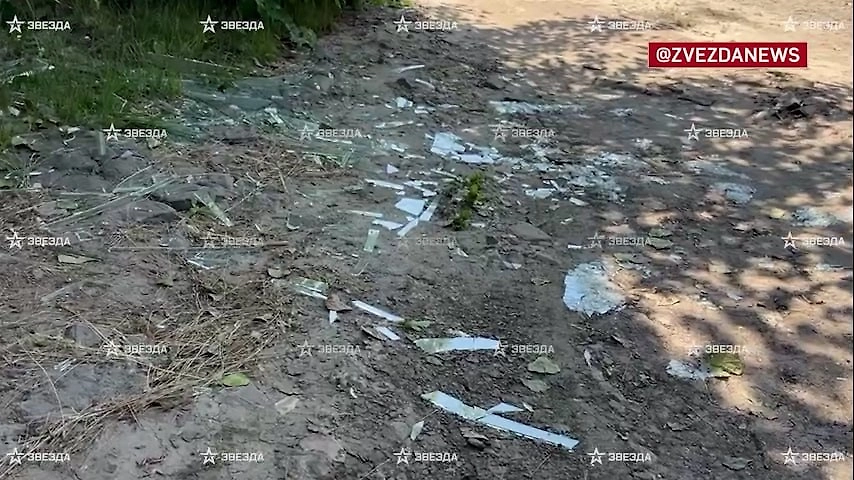 Осколки стекла. Скриншот © tvzvezda.ru