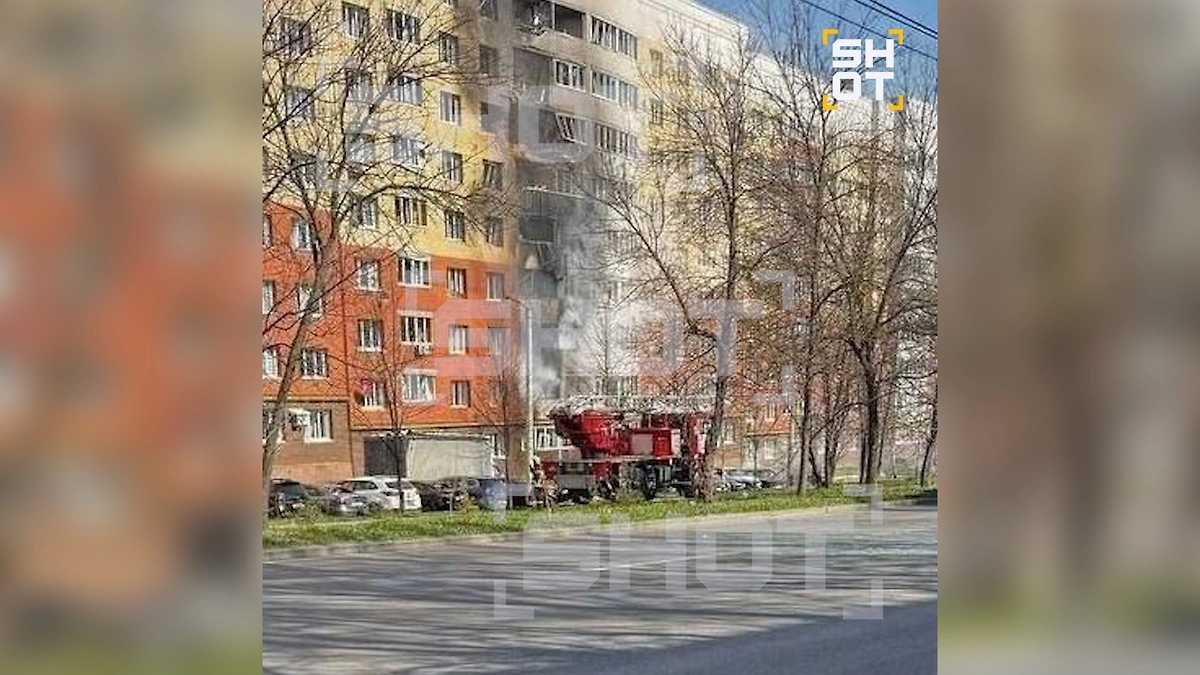 Последствия удара ВСУ по дому в Чебоксарах. Фото © SHOT
