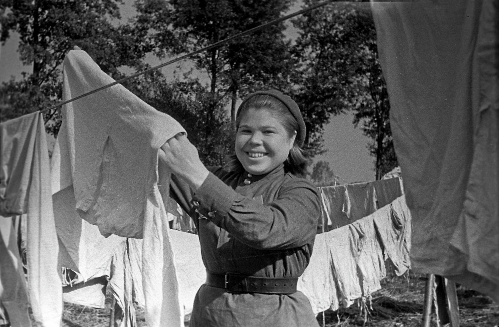 Гениальные изобретения для красоты во времена Великой Отечественной войны: как женщины оставались красивыми даже в сложные времена? Фото © РИА Новости / Марк Марков-Гринберг