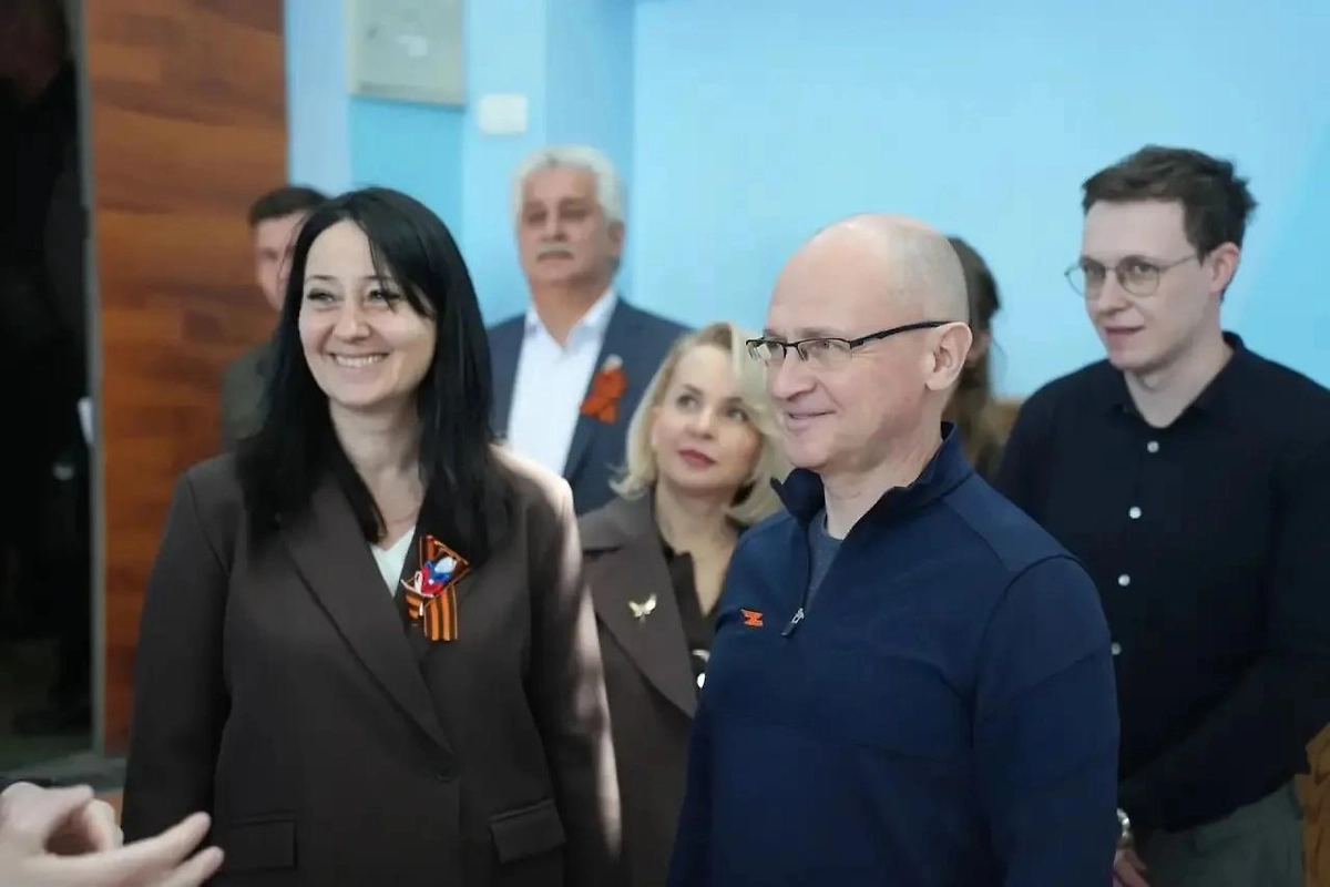 Кириенко и Балицкий проинспектировали бердянскую школу № 11. Фото © Telegram / Балицкий Евгений