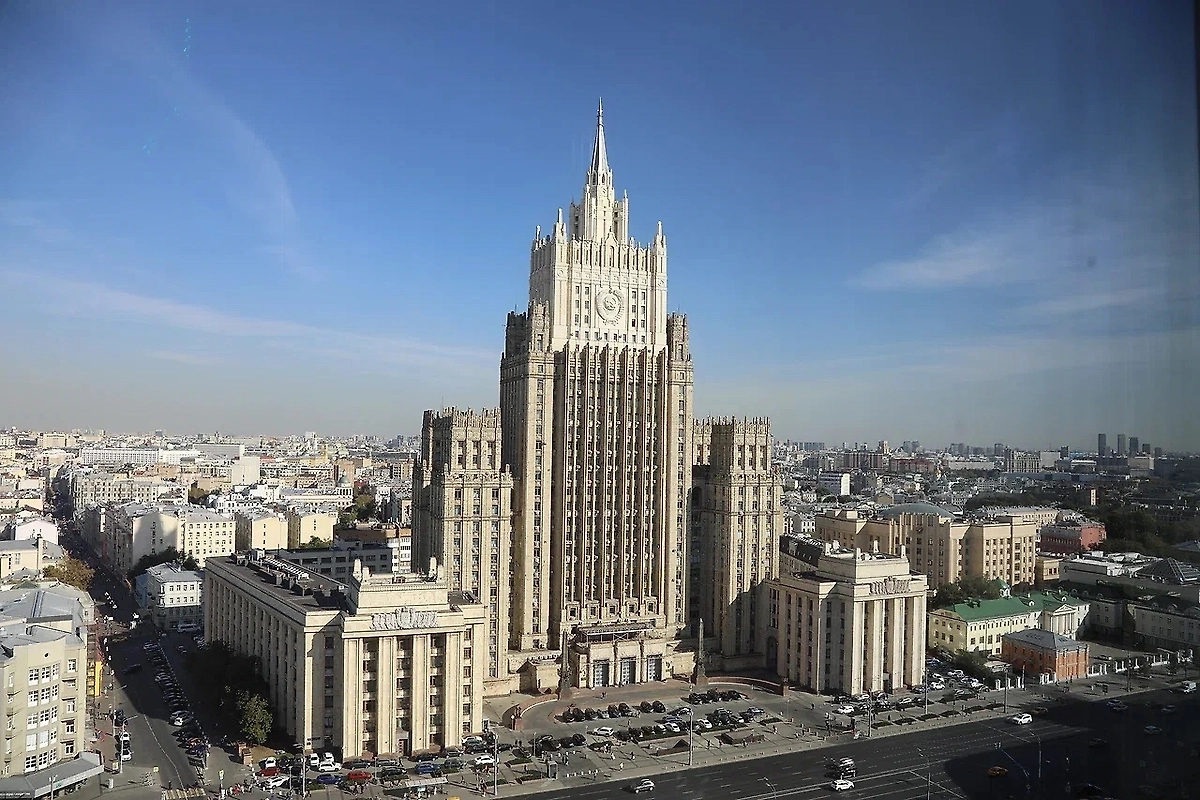 МИД РФ счёл угрозой теракта слова Зеленского об ударе дронами 9 Мая