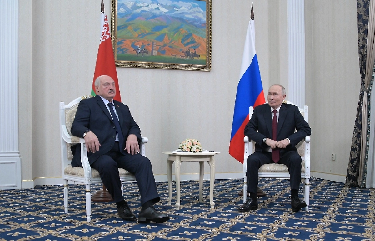 Путин и Лукашенко начали переговоры в Кремле в преддверии Дня Победы