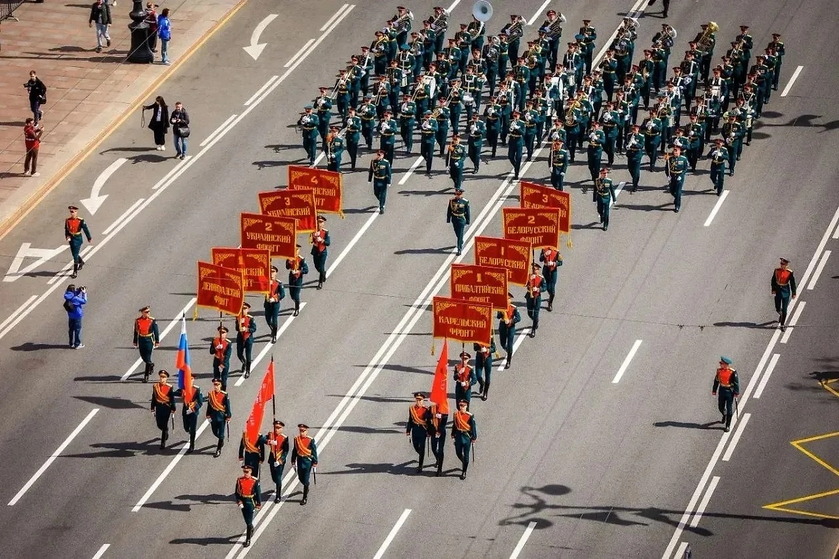 «Бессмертный полк» в Санкт-Петербурге. Фото © «Макс» / «Бессмертный полк России»