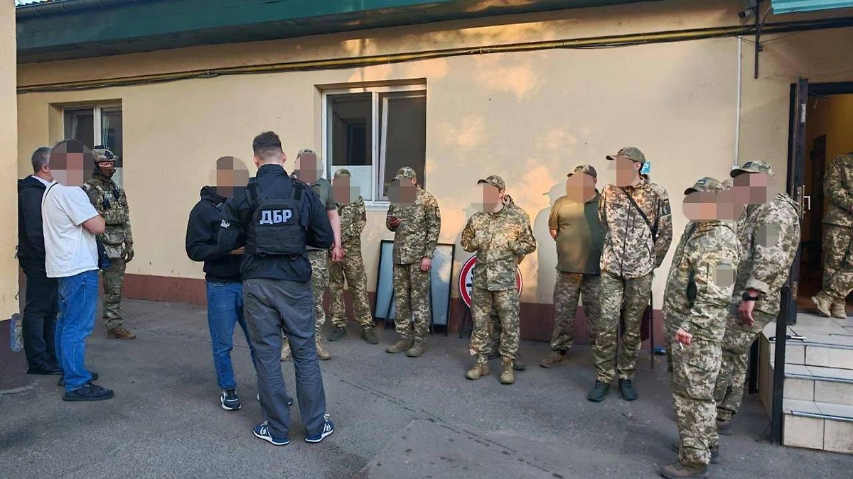 В Одесской области сотрудники ТЦК пытали и незаконно удерживали мужчин. Фото © Государственное бюро расследований Украины