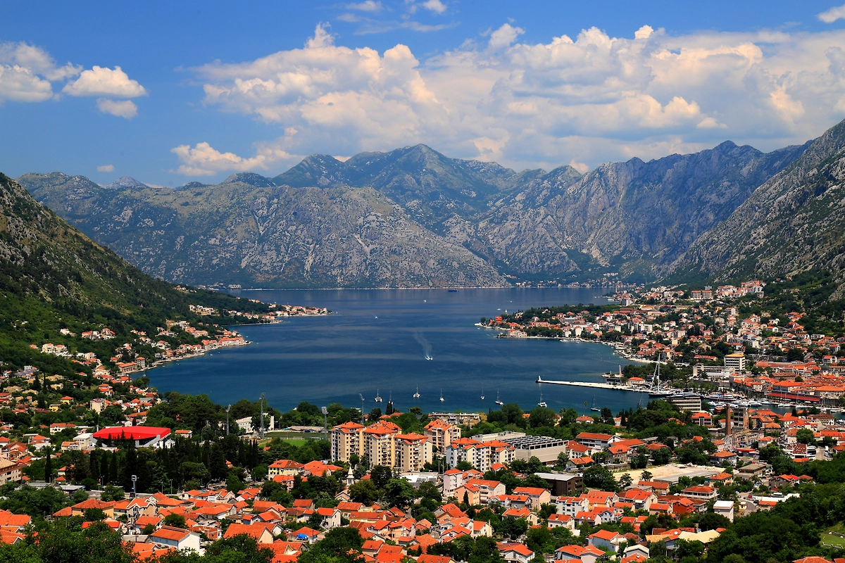 Черногория подойдёт для короткой поездки без визы. Фото © Shutterstock / FOTODOM / rospoint