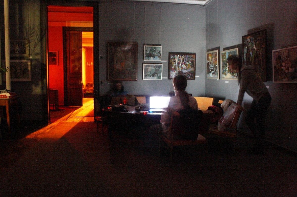 Пойманный на камеру призрак. Дом Литераторов, Иркутск, 25.09.2010 год. Фото ©&nbsp;Из личного архива Никиты Томина