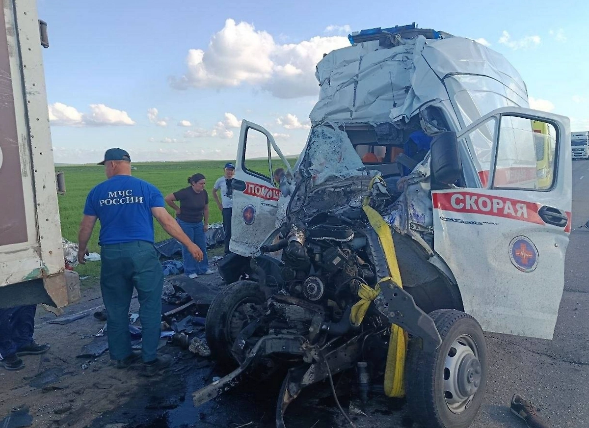 Умер водитель скорой, пострадавший в страшном ДТП с тремя погибшими в Башкирии