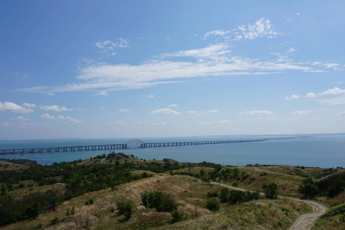 Керченский полуостров. Обложка © Shutterstock / FOTODOM / Sofya Koroleva