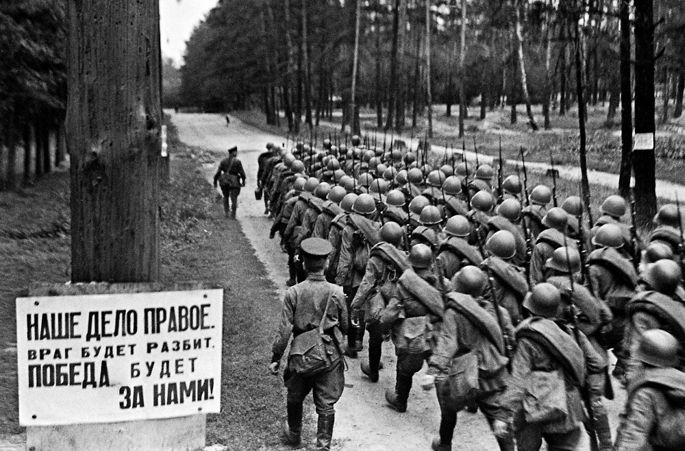 Мобилизация в СССР 22 июня 1941 года: Первые добровольцы Великой Отечественной войны. Фото ©&nbsp;РИА Новости / Анатолий Гаранин