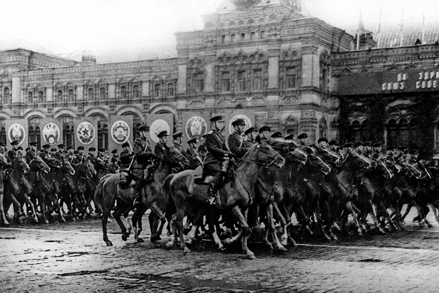 Почему Парад Победы в 1945-м прошёл не 9 мая, а 24 июня? Фото ©&nbsp;WIkipedia 