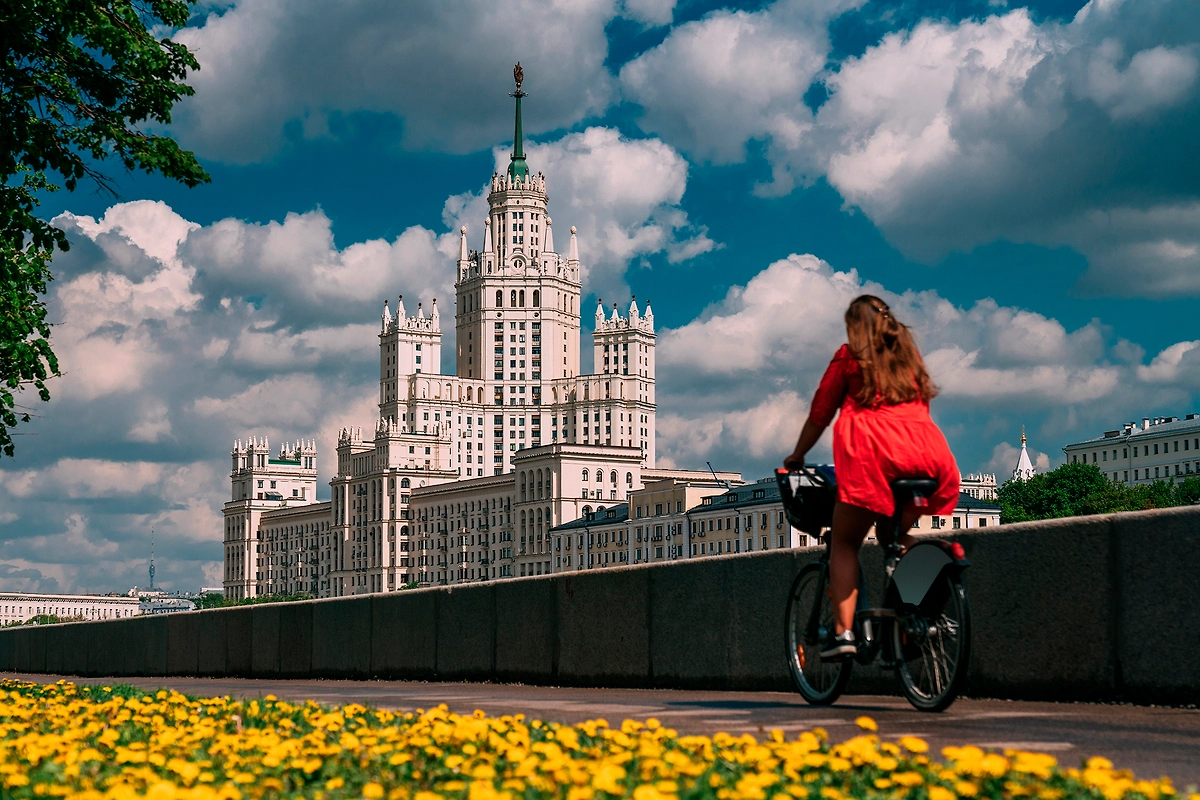 Как не попасть в аварию на велосипеде в городе. Фото © Shutterstock / FOTODOM / oluuuka