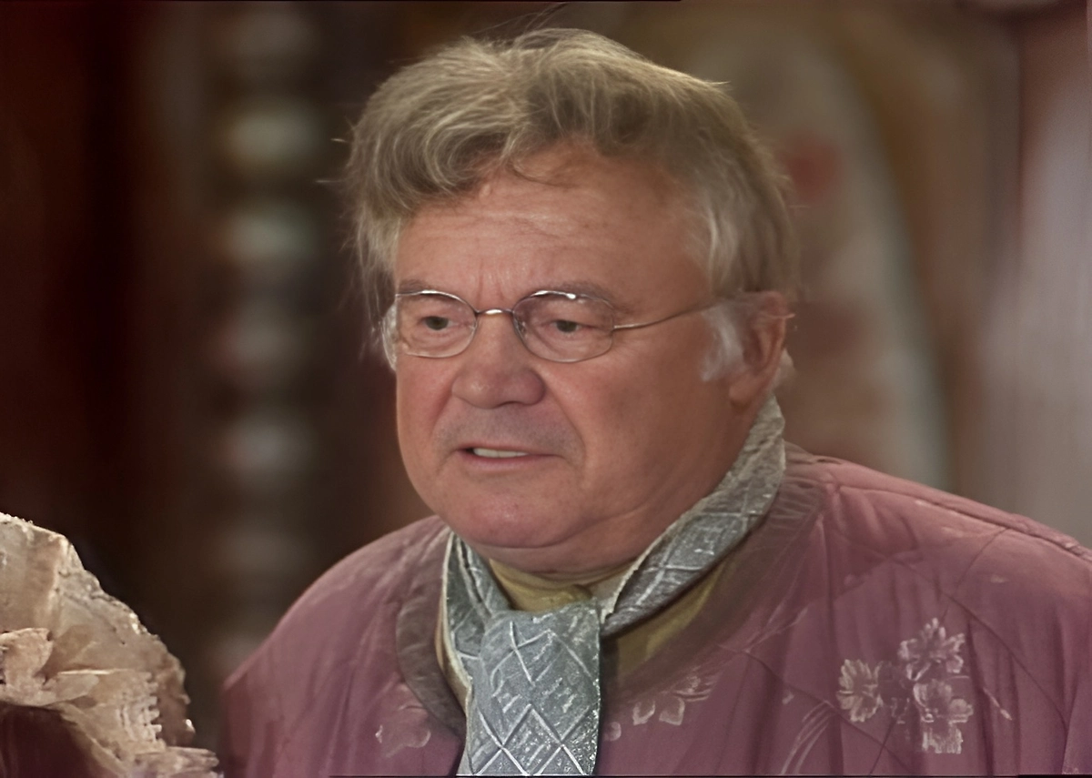 Простаков из комедии «Недоросль»: бездействие и отсутствие собственного мнения. Фото © Фильм «Недоросль», режиссёры Виталий Иванов, Владимир Семаков, сценарист Денис Фонвизин