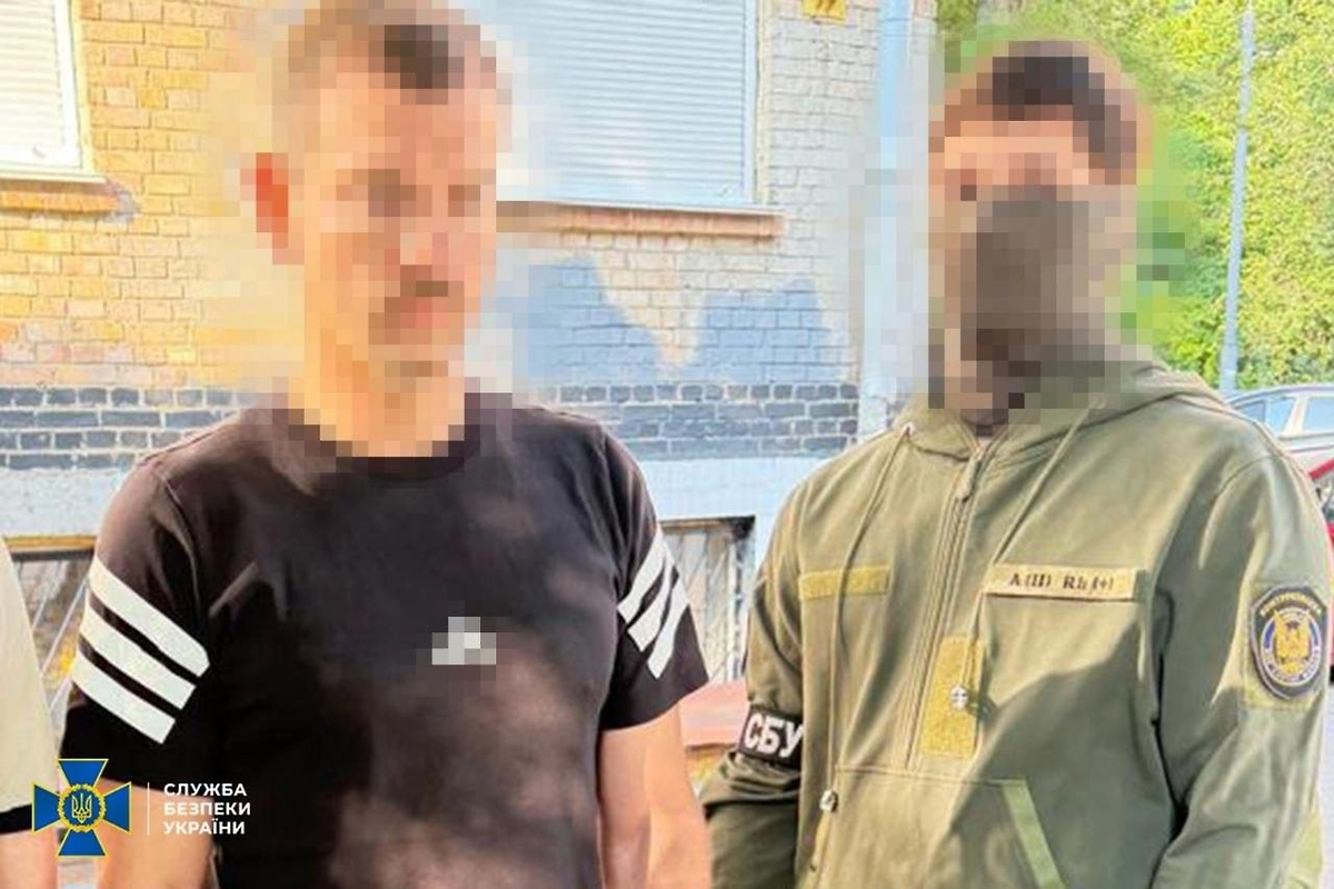 СБУ задержала руководителей предприятия после пожара на складах в Вишнёвом. Фото © Служба безпеки України