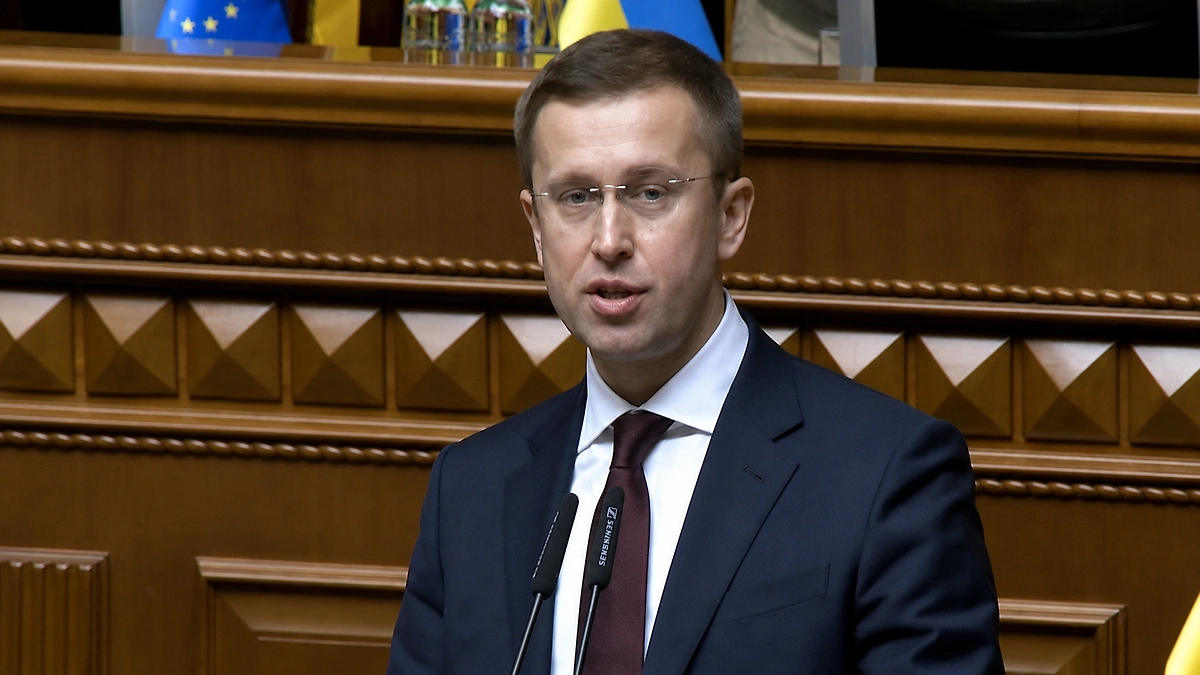 Сергей Корецкий выступает в Верховной раде перед назначением премьер-министром Украины. Обложка © Youtube / Телеканал Рада