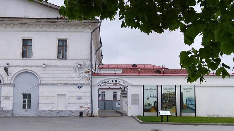 Хостел «Узник» в Тобольском тюремном замке, где туристы ночуют в настоящих камерах бывшего острога. Фото © travel.yandex.ru