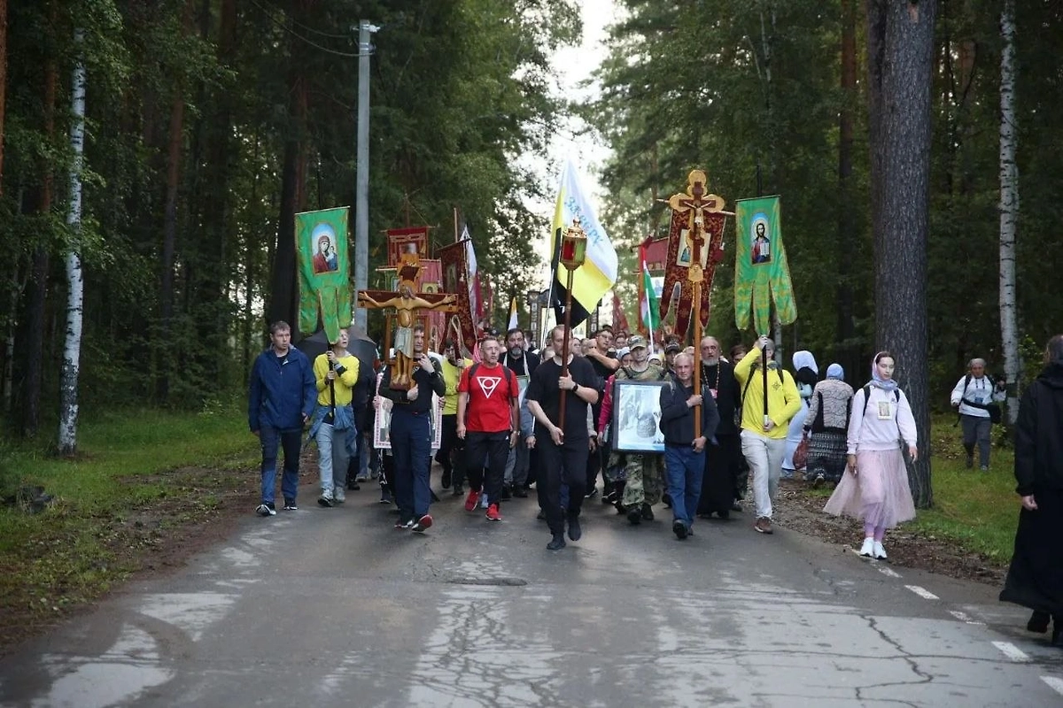 В Екатеринбурге 44 тыс. верующих почтили память царской семьи крестным ходом. Фото © Telegram / Фонд святой Екатерины