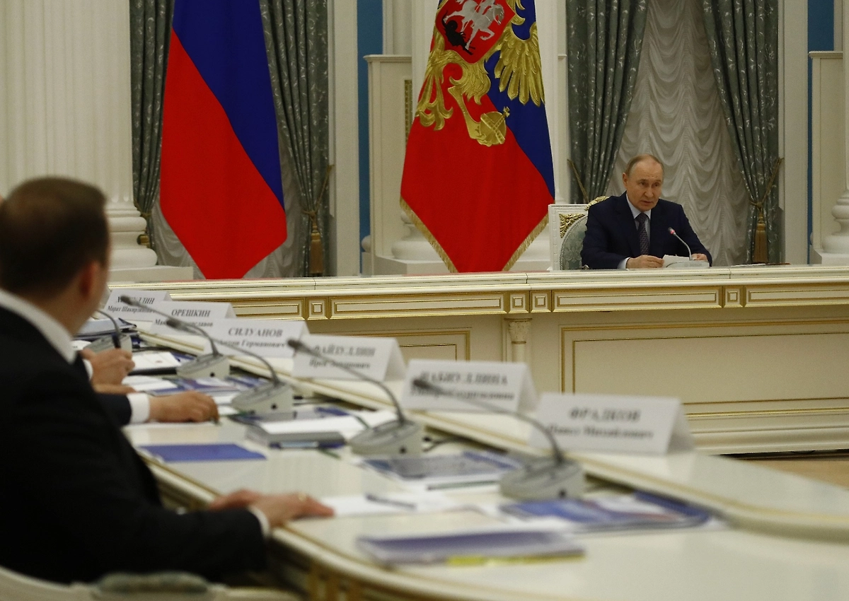 Путин 17 июля собрал Совбез для обсуждения приоритетов России в АТР Путин 17 июля собрал Совбез для обсуждения приоритетов России в АТР