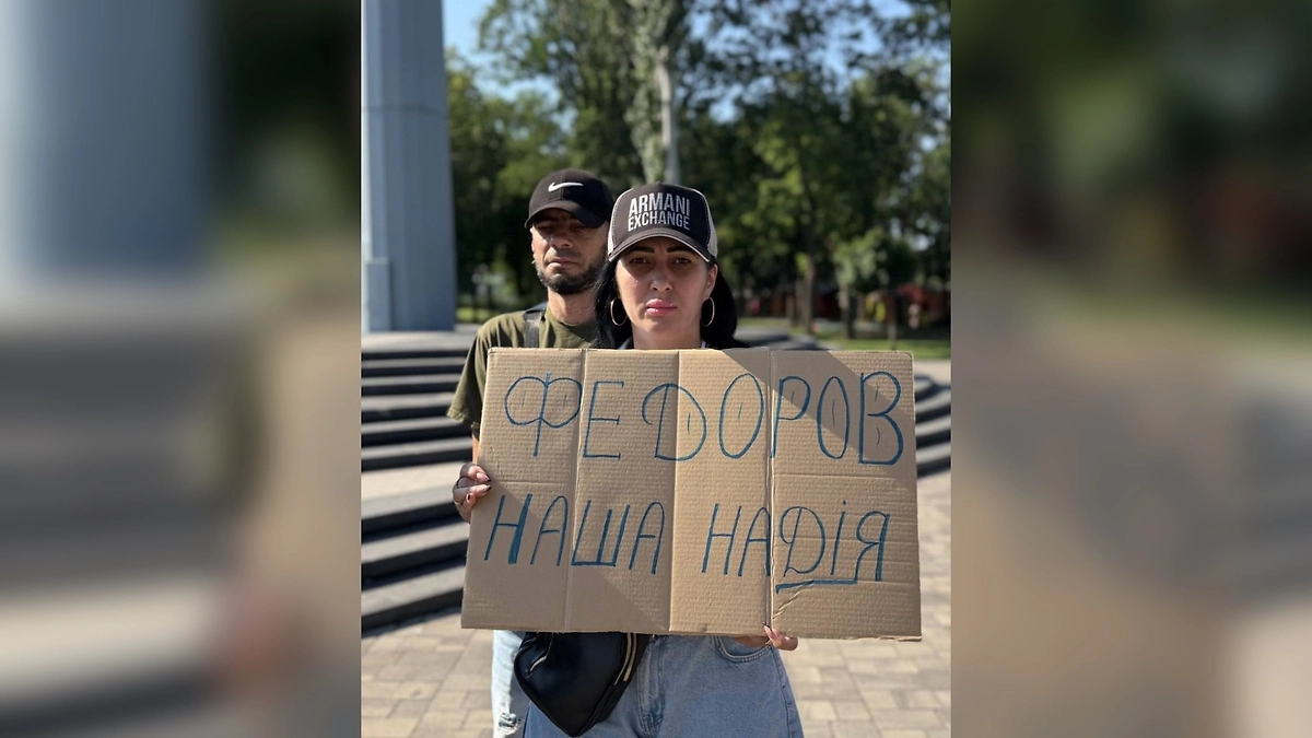 «Картонный майдан» на Украине против отставки министра обороны Михаила Фёдорова. Обложка © Х / Serg Sopot