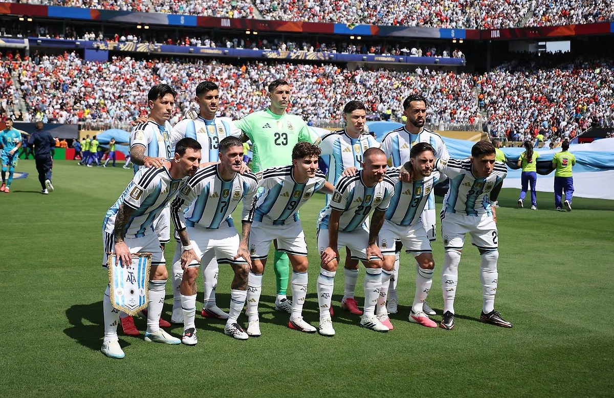 Стартовый состав Аргентины на финал ЧМ-2026. Обложка © X / Selección Argentina