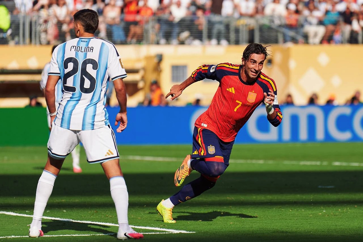 Ферран Торрес. Обложка © X / Selección Española Mascu