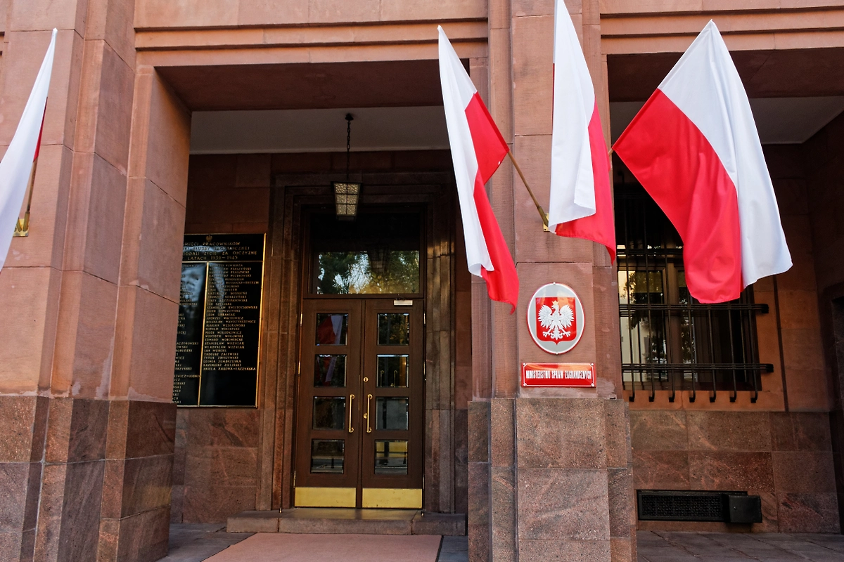 Обложка © Shutterstock / FOTODOM / MOZCO