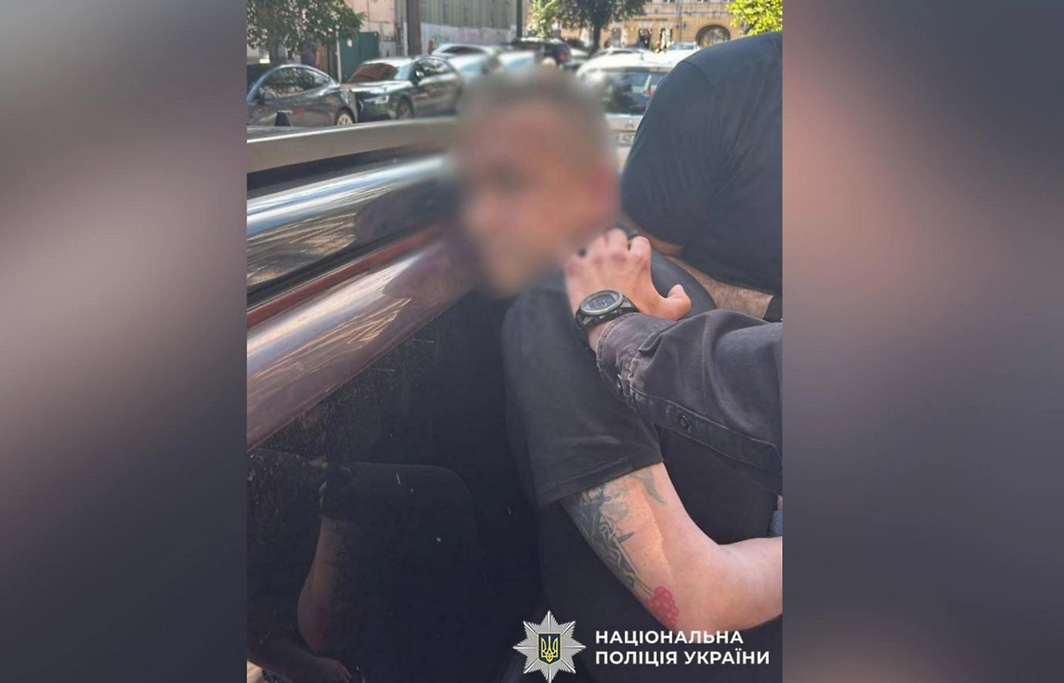 Задержание одного из подозреваемых в деле убийства двух братьев под Киевом. Обложка © пресс-служба Нацполиции Украины