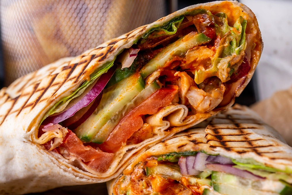 Сэндвич-ролл с курицей. Фото © Shutterstock / FOTODOM / natachook