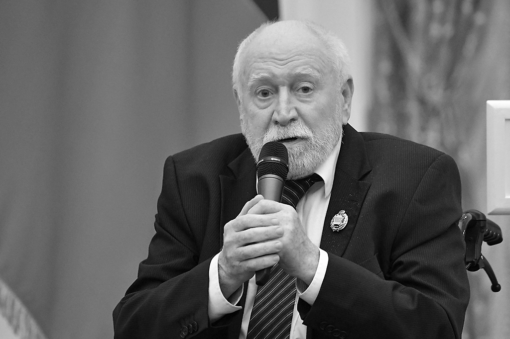 Геннадий Попов. Обложка © ТАСС / Алексей Никольский