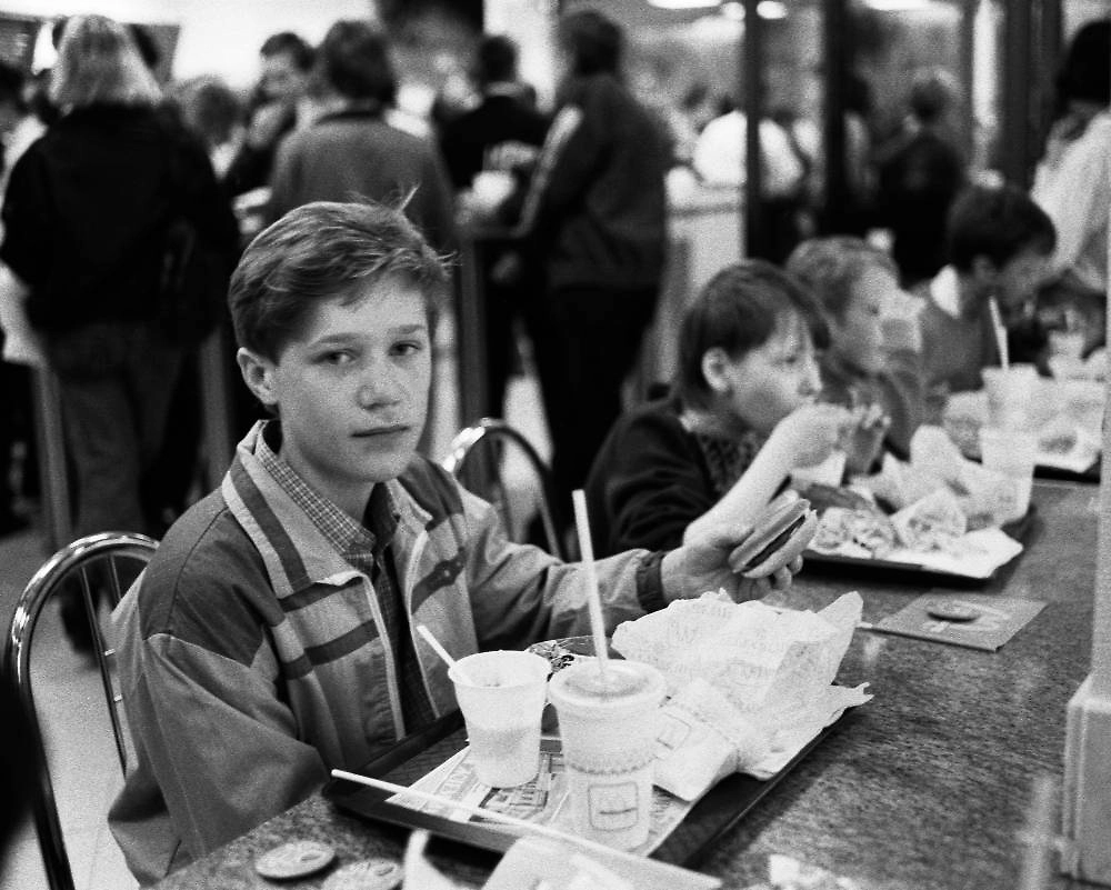 Открытие «Макдоналдса» в Москве в 1990 году на Пушкинской площади. Фото © ТАСС / Борис Кавашкин