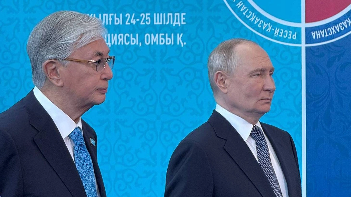 Касым Жомарт-Токаев и Владимир Путин. Обложка © Life.ru