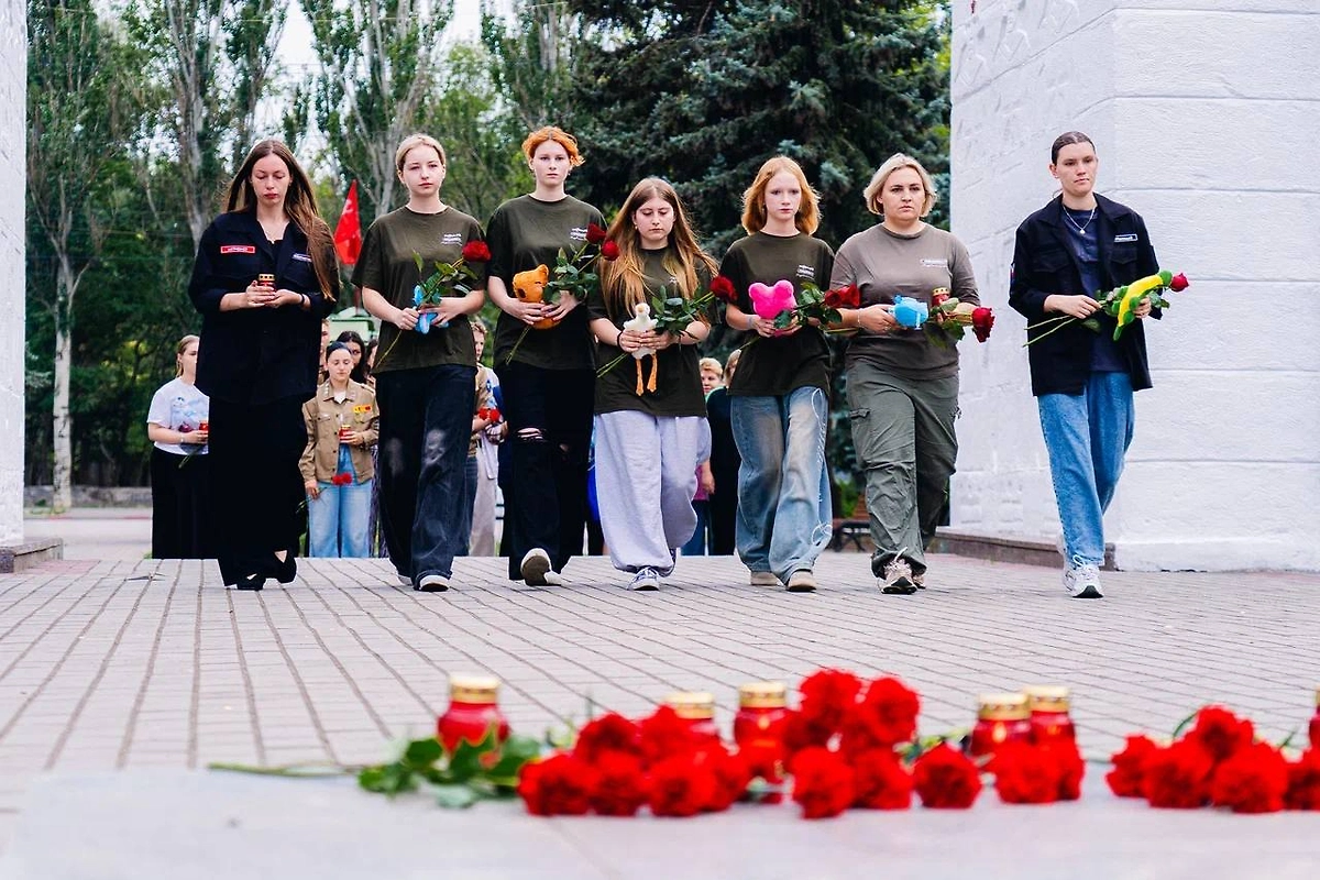 Траурные мероприятия в Мелитополе. Фото © Telegram / Евгений Балицкий