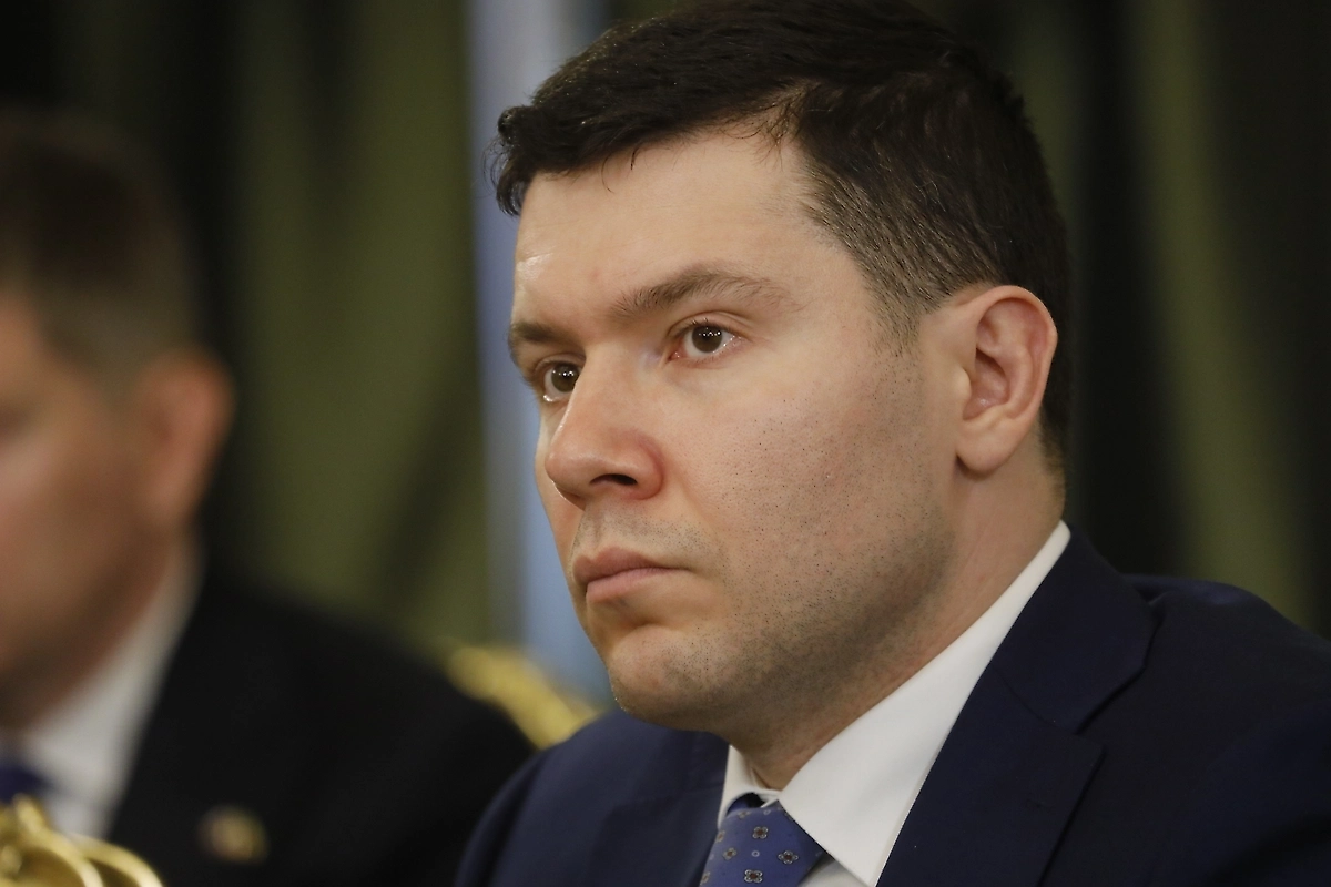 Антон Алиханов. Обложка © Life.ru
