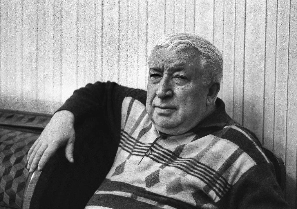 Расул Гамзатов написал стихотворение «Журавли», которое позже стало одной из самых известных песен XX века. Фото © ТАСС / Виктор Будан 